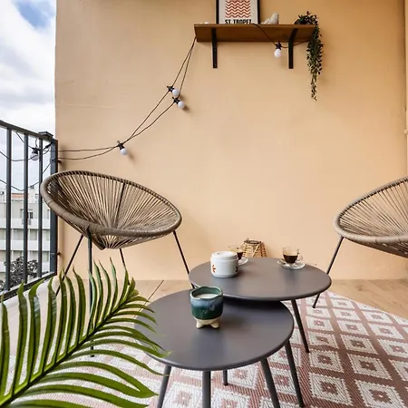 Le Cheval A Bascule - 2 - Balcon *