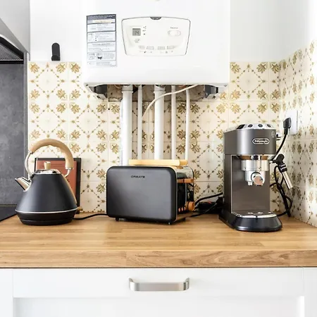 Le Cheval A Bascule - 2 - Balcon *