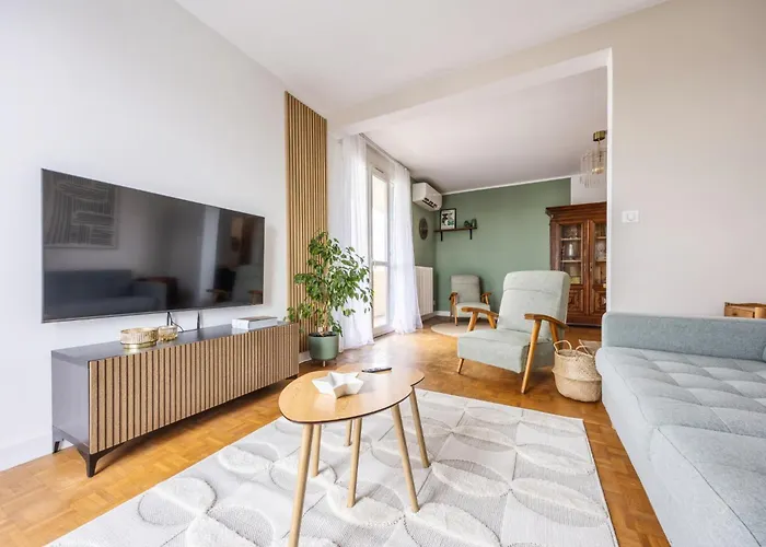 Le Cheval A Bascule - 2 - Balcon *