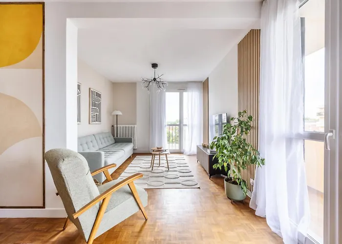 Le Cheval A Bascule - 2 - Balcon * Colomiers