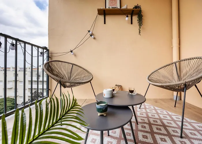 Le Cheval A Bascule - 2 - Balcon *