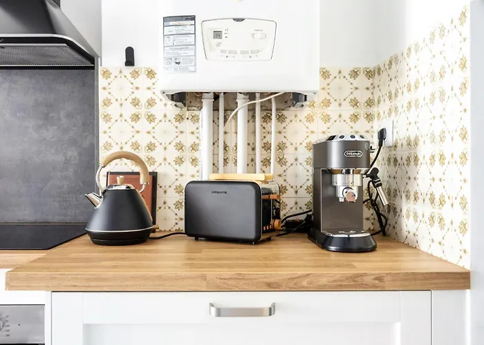 Le Cheval A Bascule - 2 - Balcon *