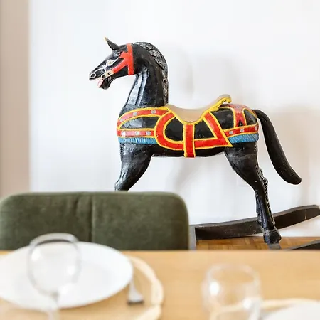 Le Cheval A Bascule - 2 - Balcon